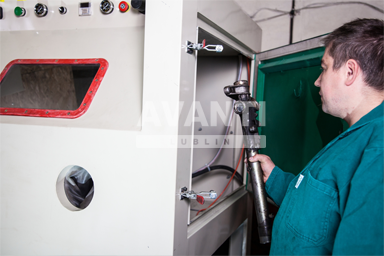 Korpus maglownicy wędruje do piaskowania